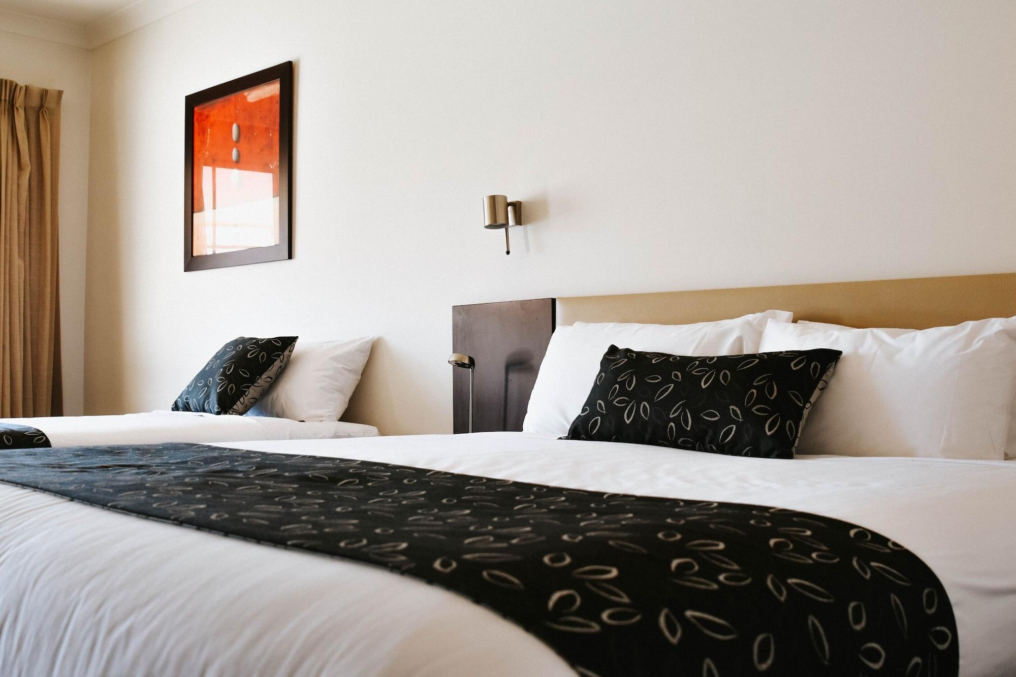 The Charles Hotel Wagga Wagga Exterior photo