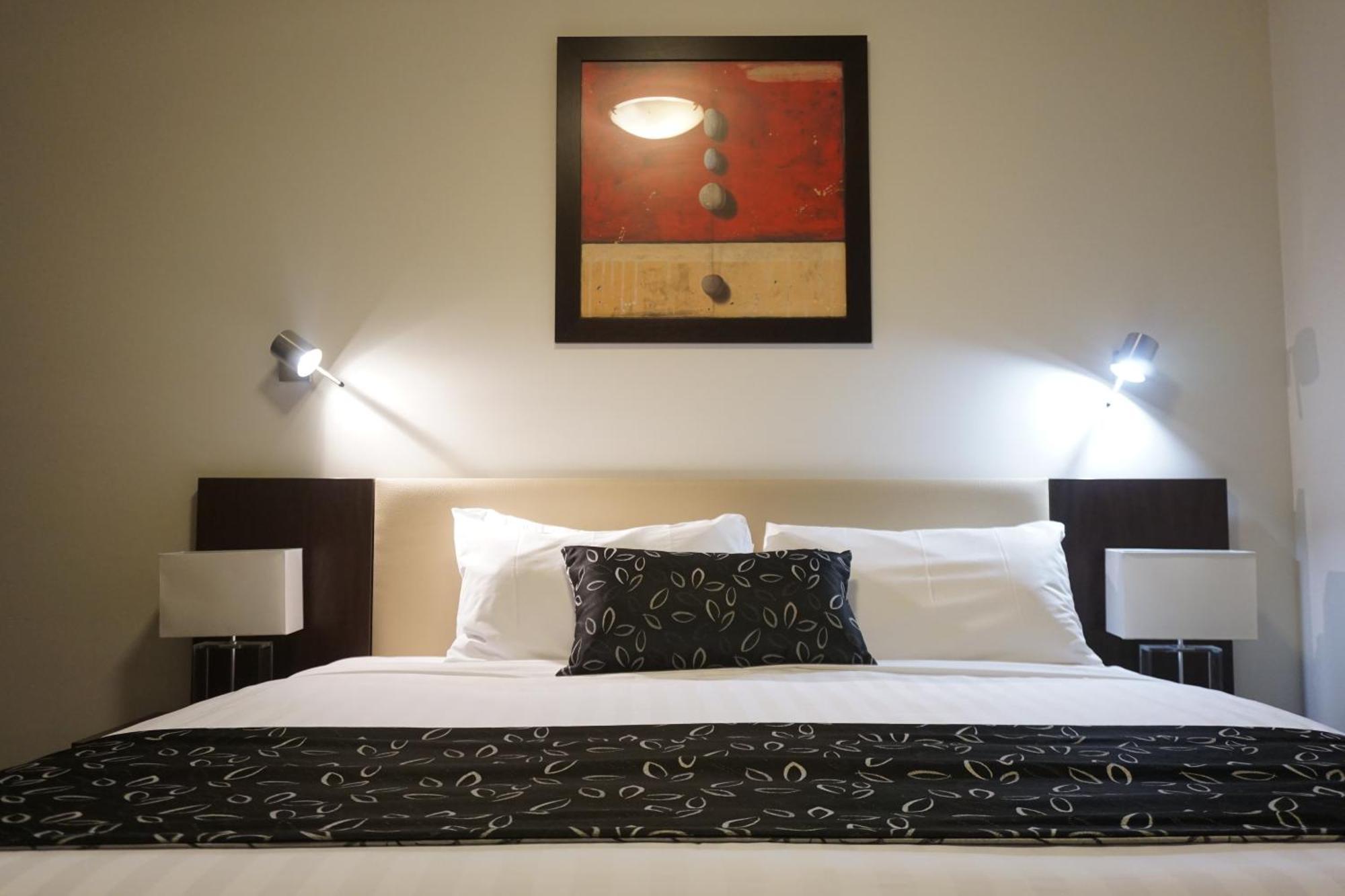 The Charles Hotel Wagga Wagga Exterior photo