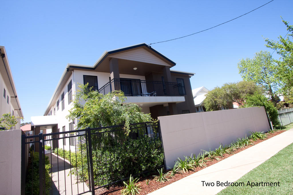 The Charles Hotel Wagga Wagga Exterior photo